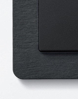 BERKER Q.7 Ramka 3 potrójna węgiel łupek naturalny 10136030 HAGER